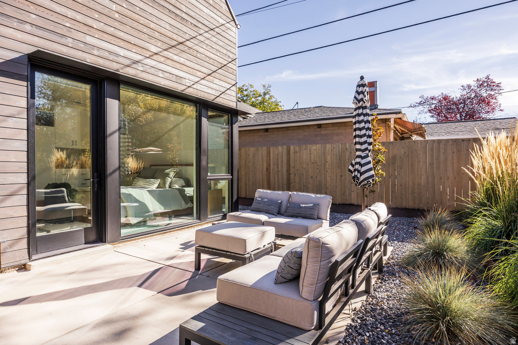 738 S GREEN ST Salt Lake City, UT 84102