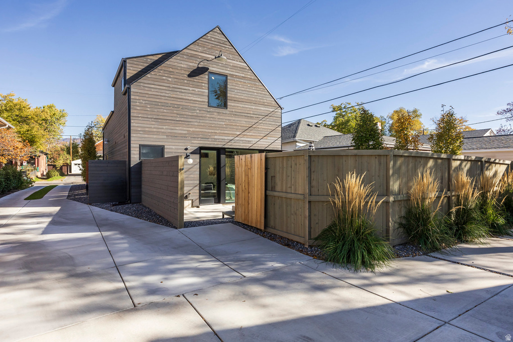 738 S GREEN ST Salt Lake City, UT 84102