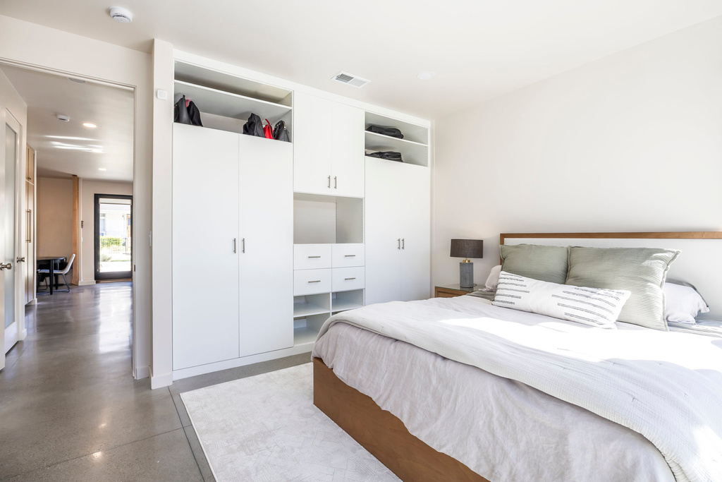 738 S GREEN ST Salt Lake City, UT 84102