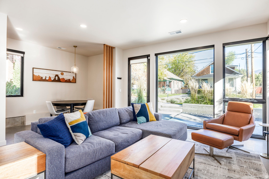 738 S GREEN ST Salt Lake City, UT 84102