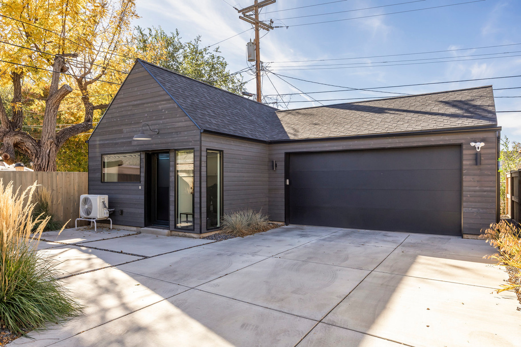 738 S GREEN ST Salt Lake City, UT 84102