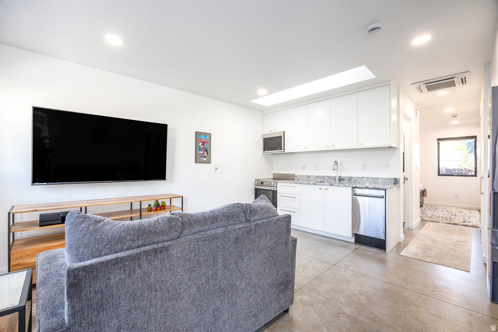 738 S GREEN ST Salt Lake City, UT 84102