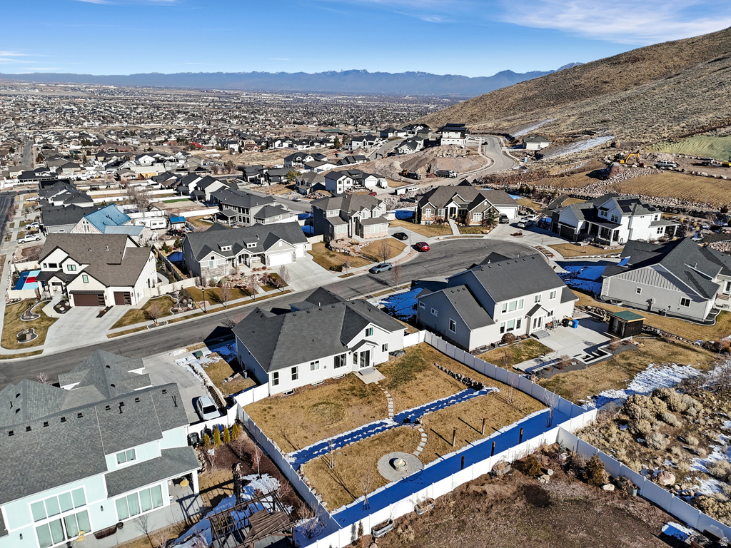 6651 W SKY BIRD CIR Herriman, UT 84096