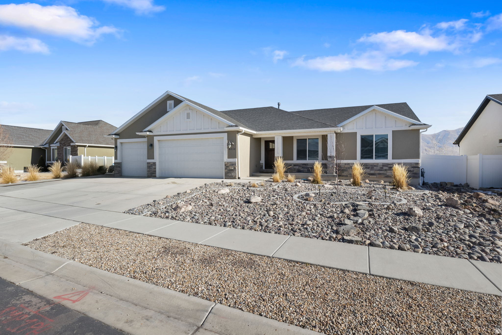 4854 N CLIFFROSE DR Eagle Mountain, UT 84005