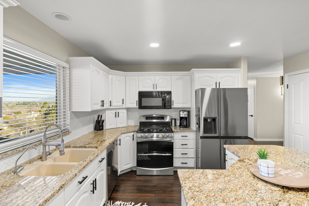 1127 N 3150 E Layton, UT 84040