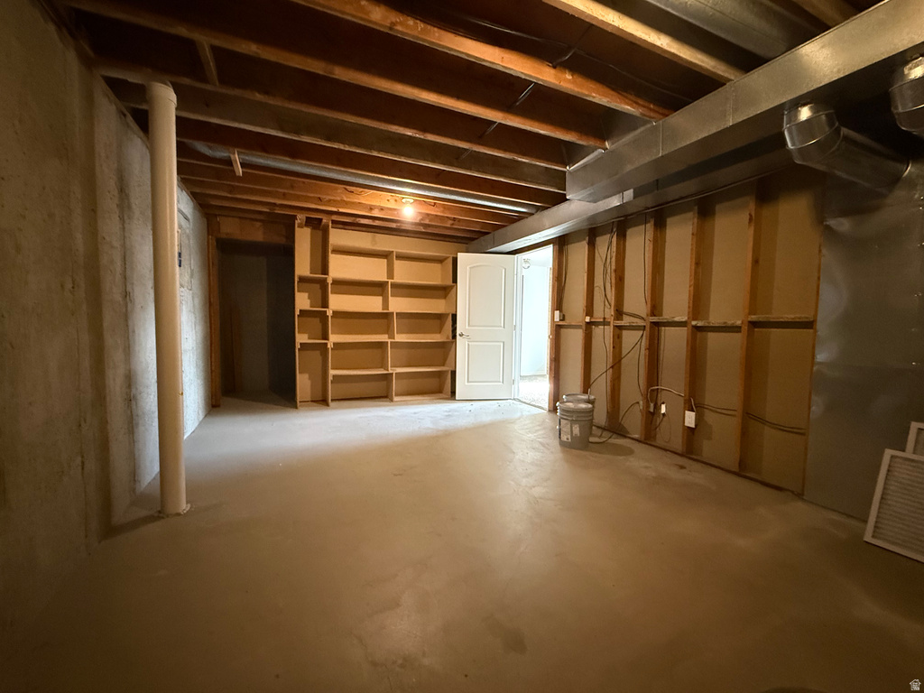 1974 E 7775 S South Weber, UT 84405