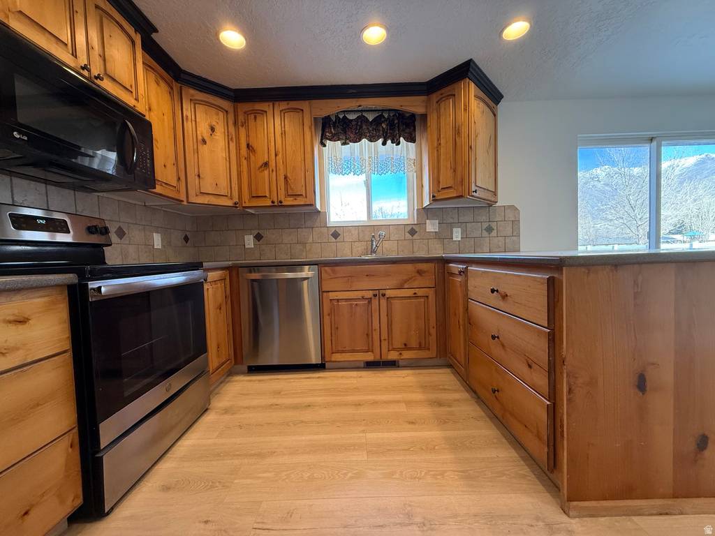 1974 E 7775 S South Weber, UT 84405