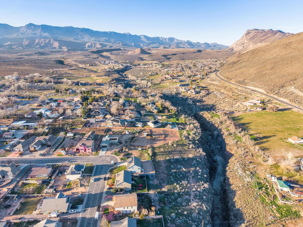 210 W PEACHTREE DR Toquerville, UT 84774