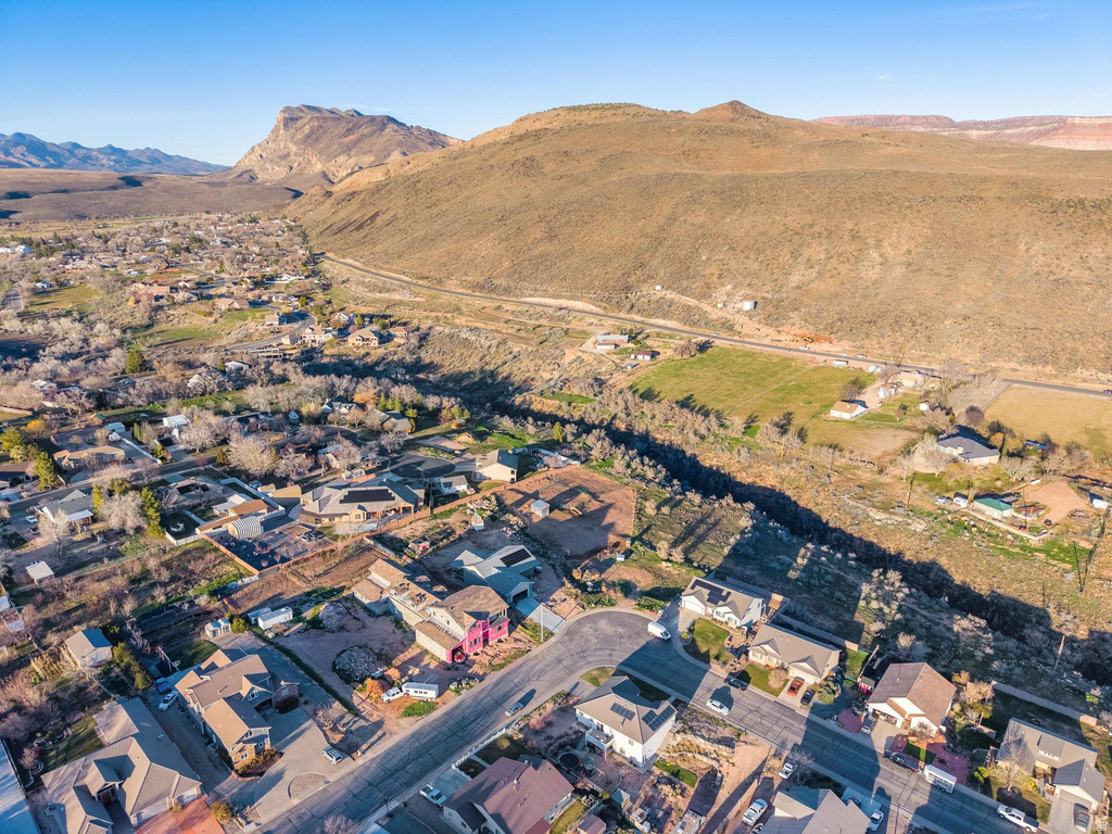 210 W PEACHTREE DR Toquerville, UT 84774