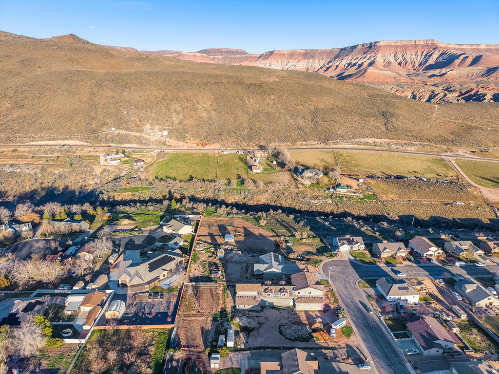 210 W PEACHTREE DR Toquerville, UT 84774