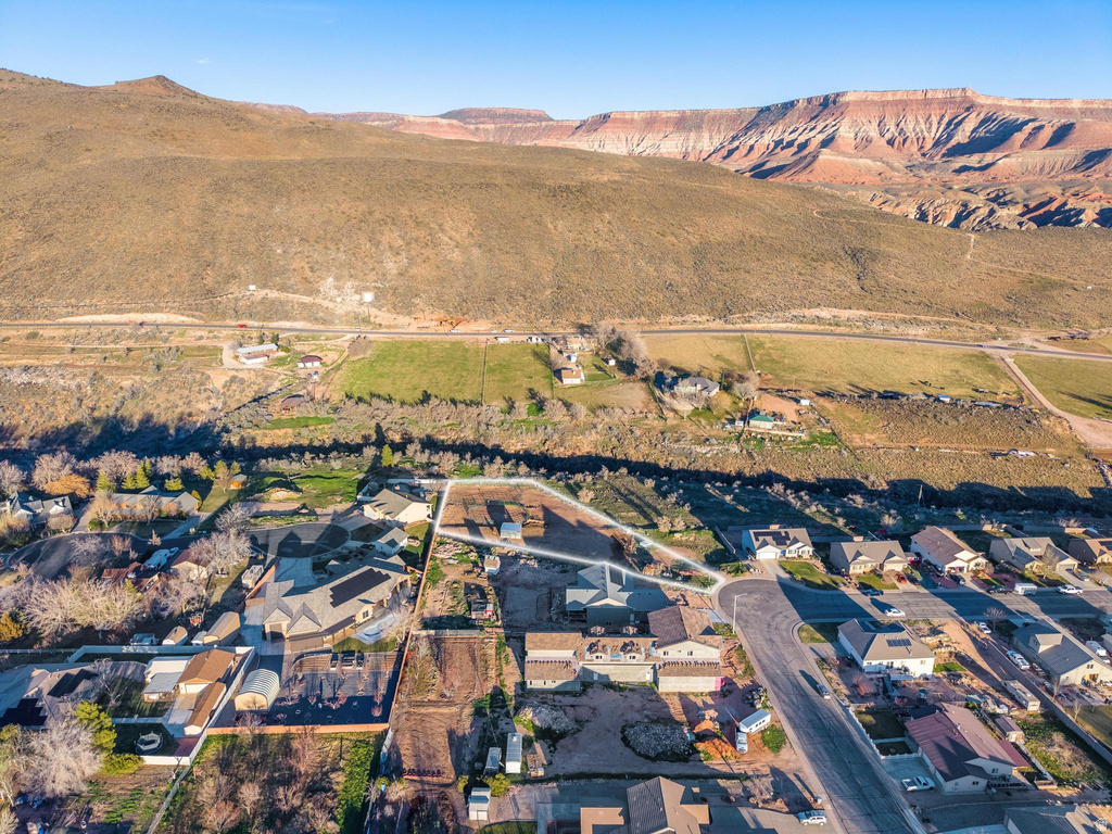 210 W PEACHTREE DR Toquerville, UT 84774