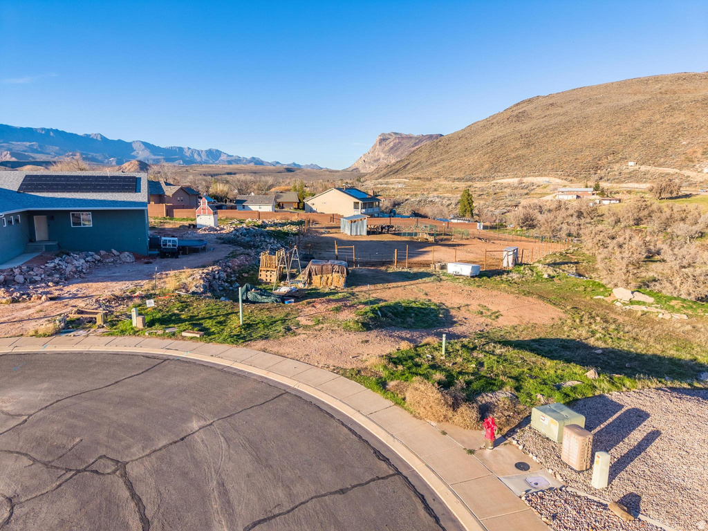 210 W PEACHTREE DR Toquerville, UT 84774