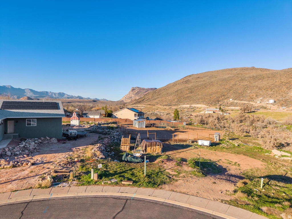 210 W PEACHTREE DR Toquerville, UT 84774