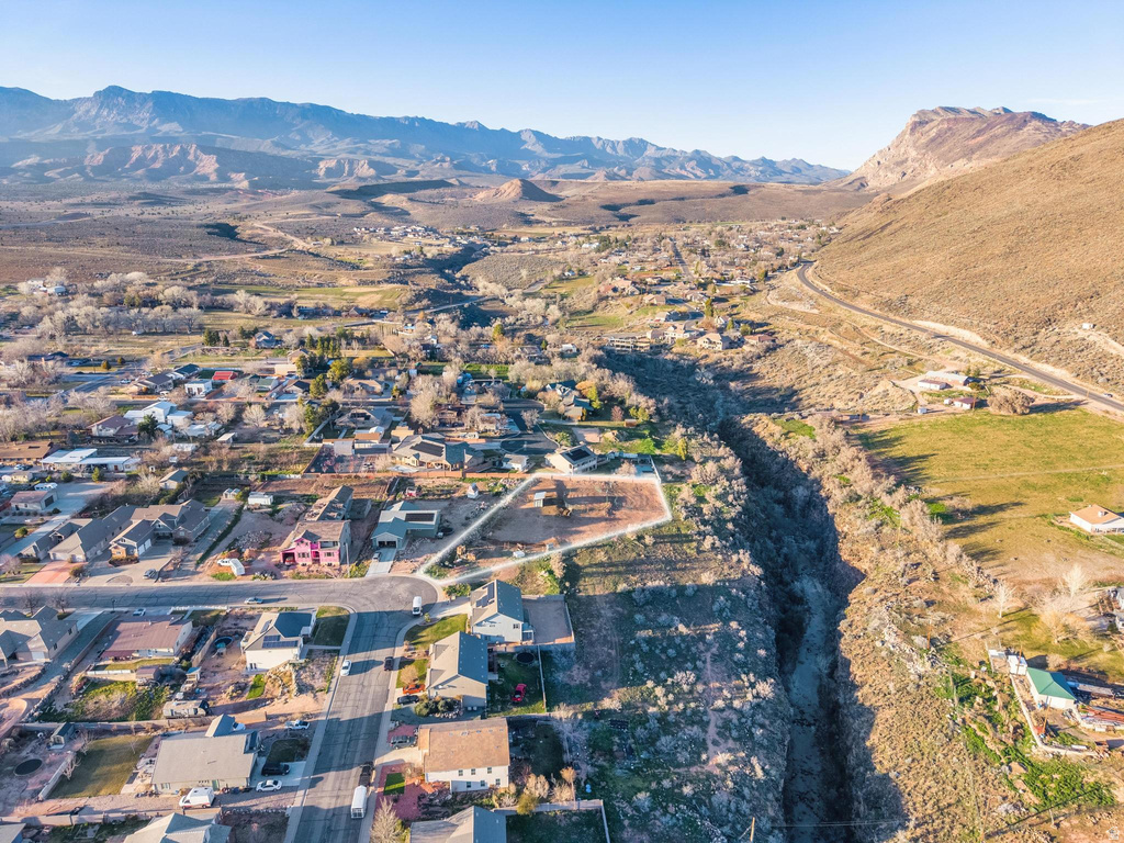 210 W PEACHTREE DR Toquerville, UT 84774