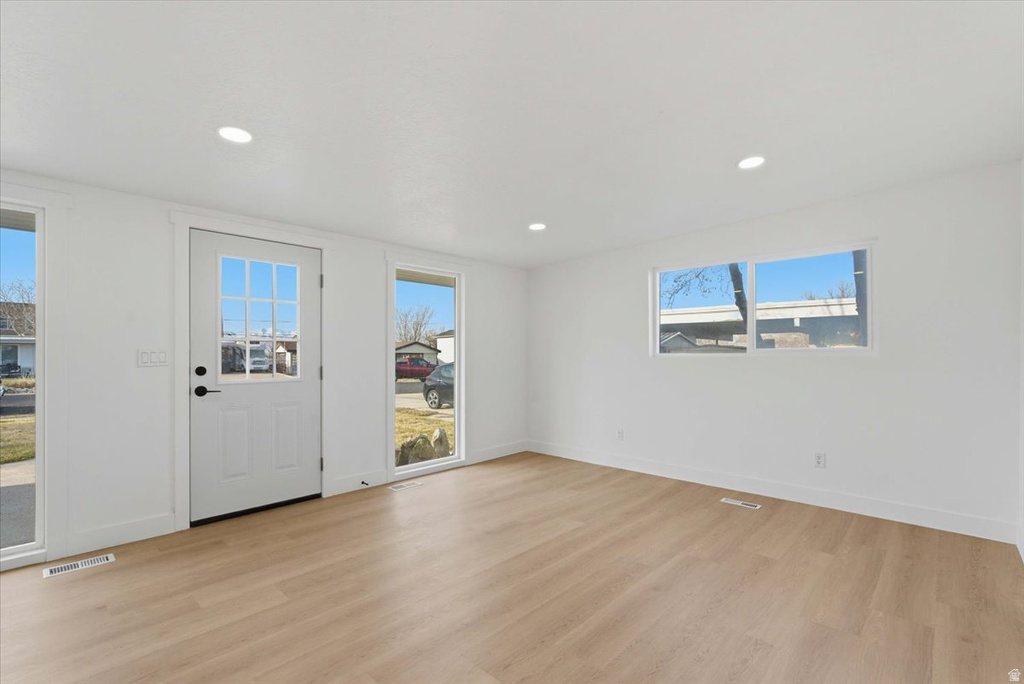 941 E CARNATION DR Sandy, UT 84094