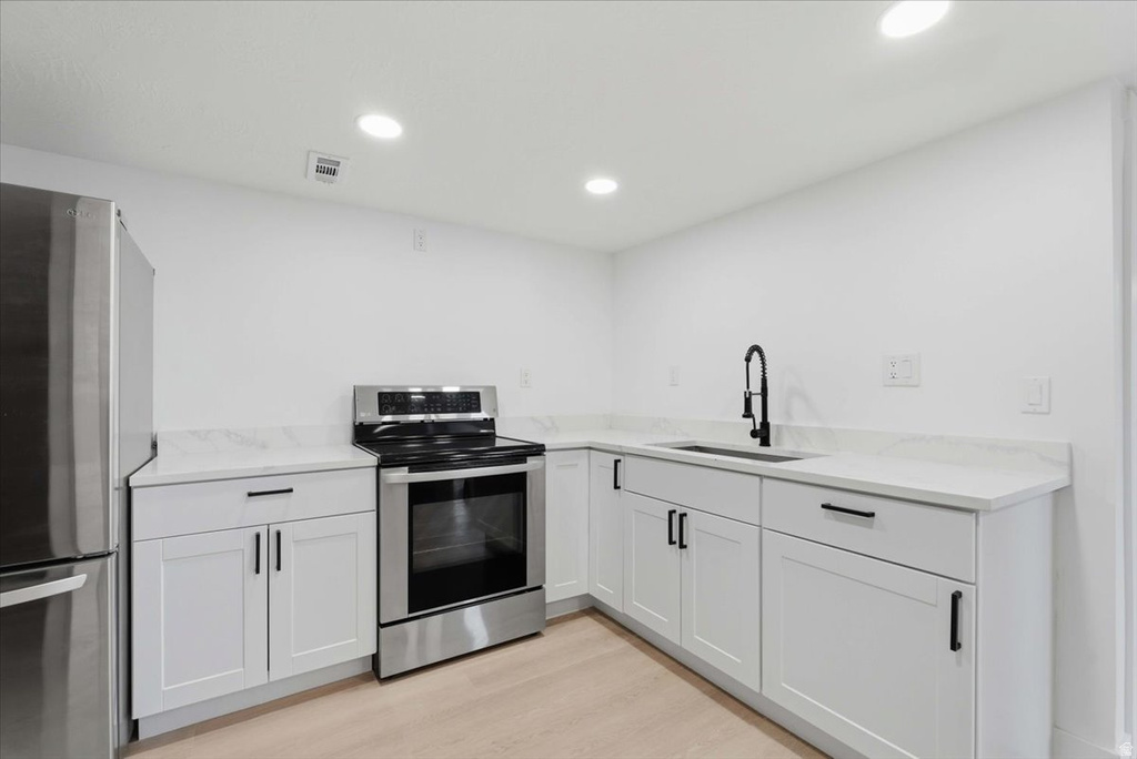 941 E CARNATION DR Sandy, UT 84094