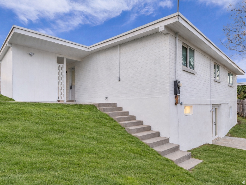 941 E CARNATION DR Sandy, UT 84094