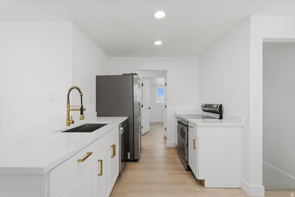 941 E CARNATION DR Sandy, UT 84094