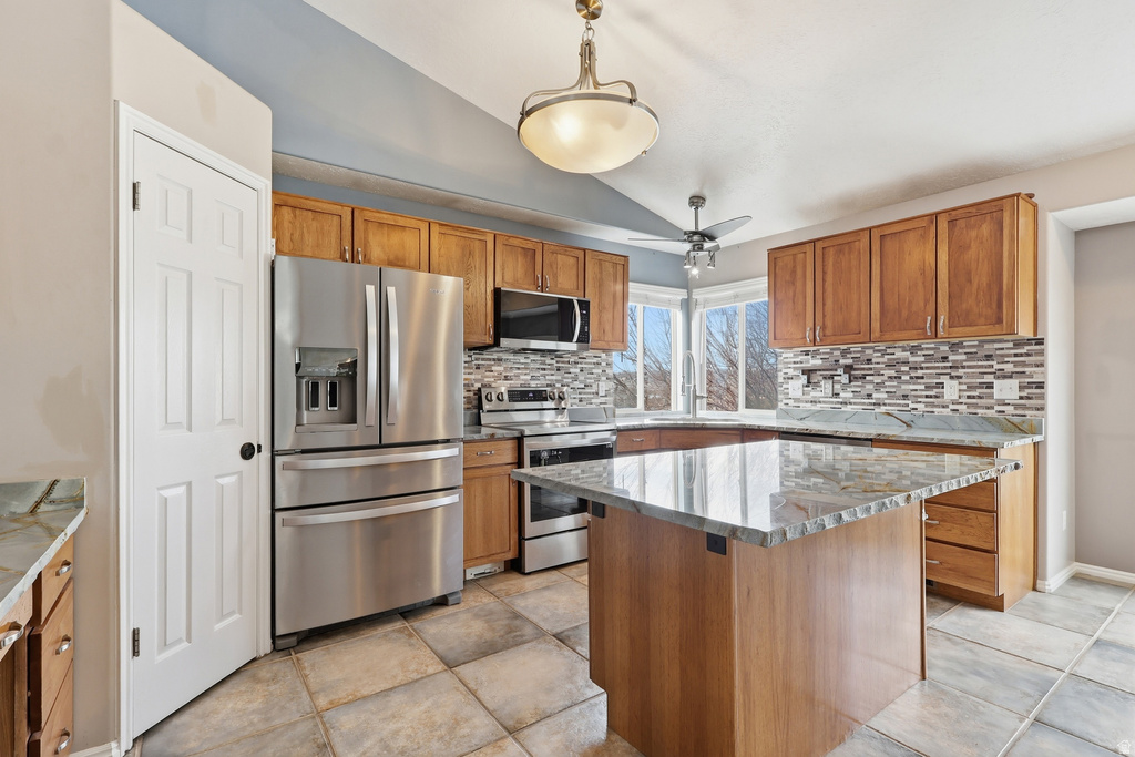 2204 E VIEW DR South Weber, UT 84405