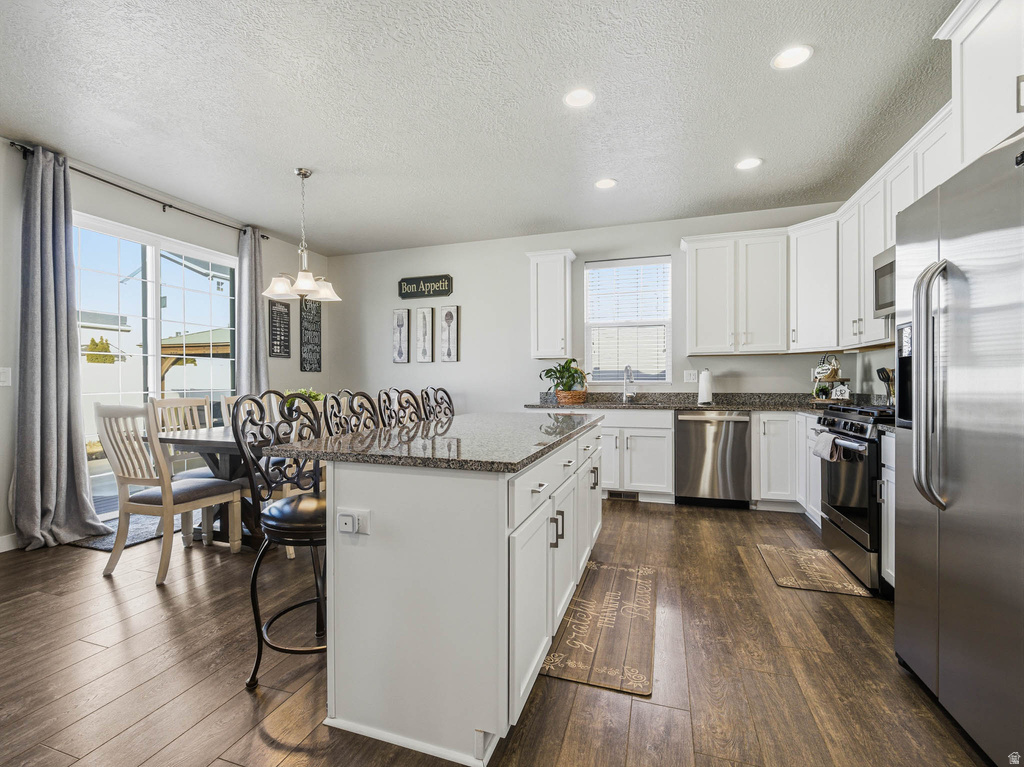 8014 S BARTON RIDGE RD West Jordan, UT 84081