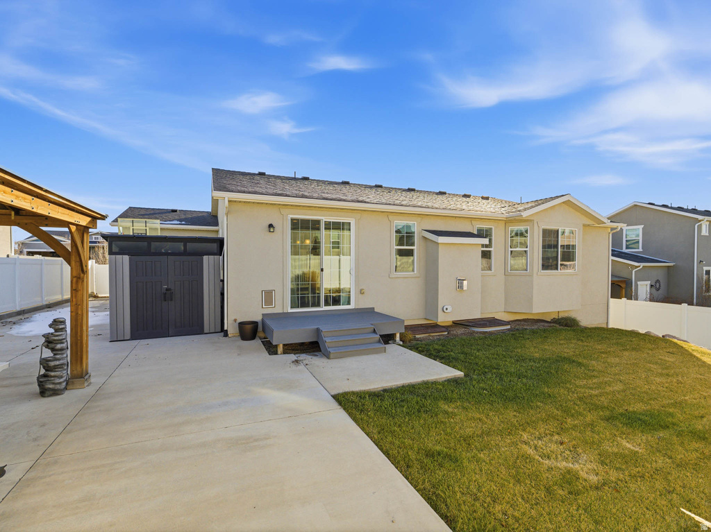 8014 S BARTON RIDGE RD West Jordan, UT 84081