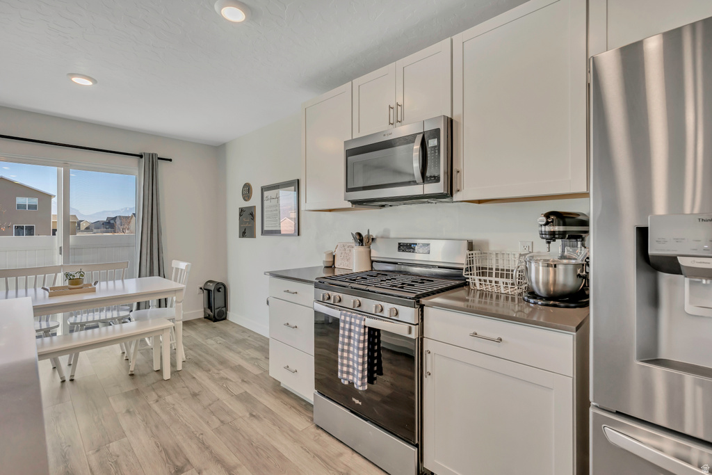 368 N MASTHEAD CT Saratoga Springs, UT 84045