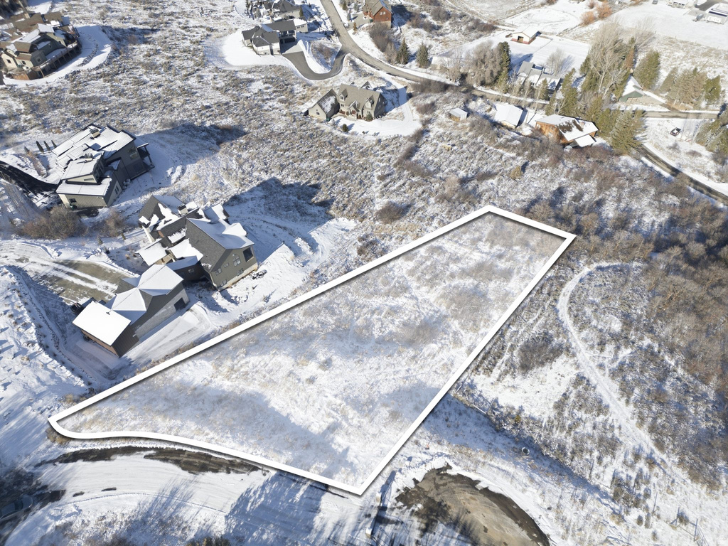 1316 S VIA MONACO DR. Huntsville, UT 84317