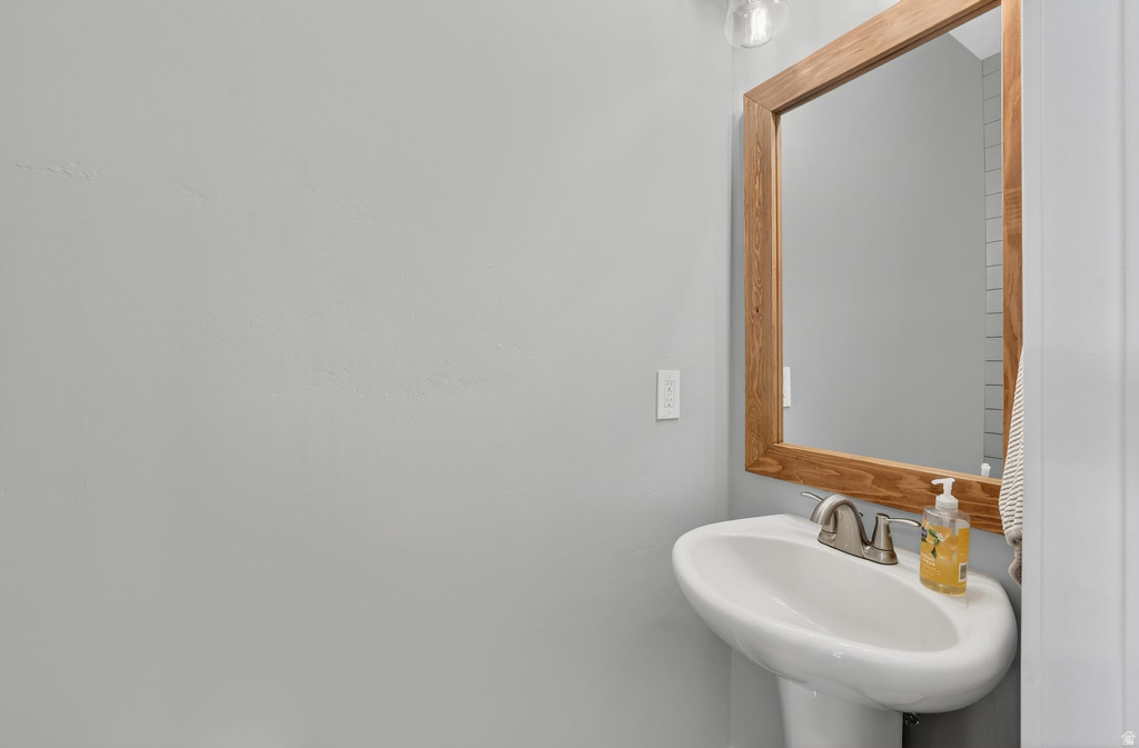 2292 S 2060 W Woods Cross, UT 84087