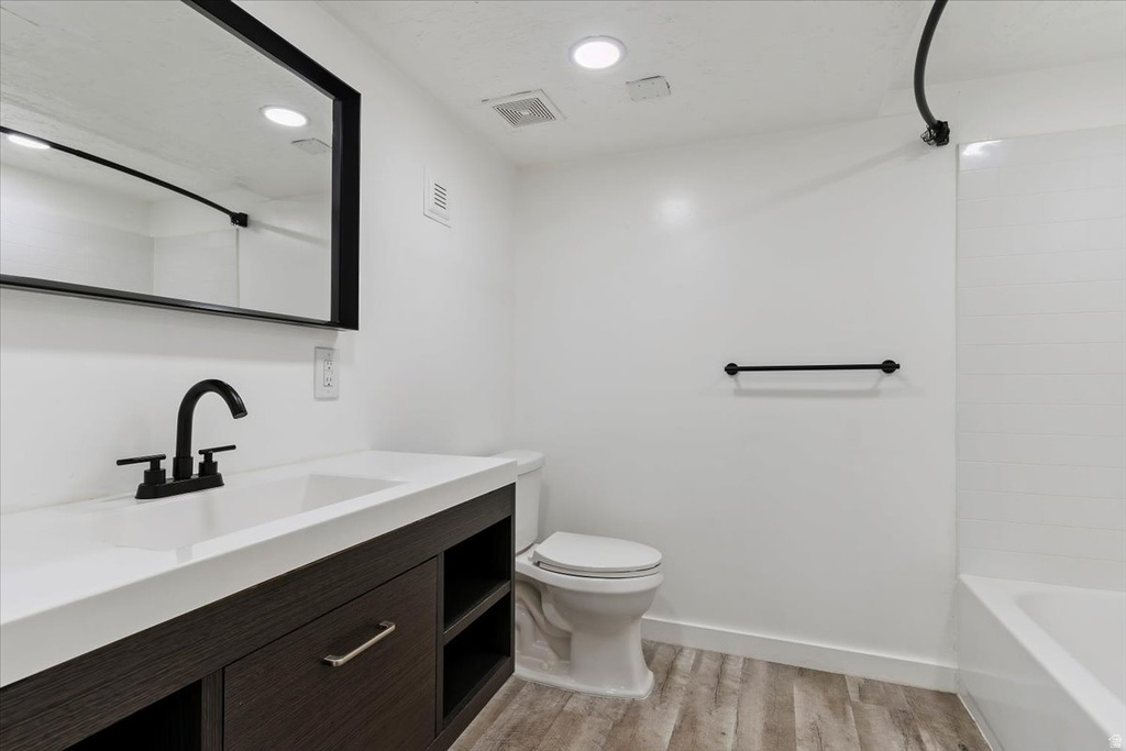 3951 S 875 E #25 Ogden, UT 84403