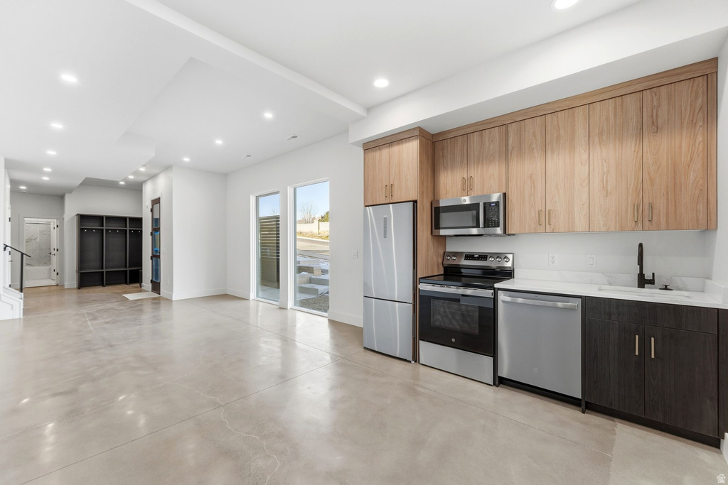 7571 S PROSPECTOR DR Cottonwood Heights, UT 84121