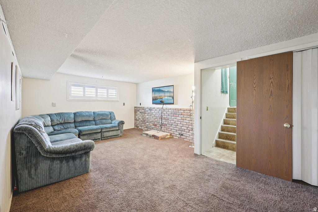 2587 S VESPA DR West Valley City, UT 84119