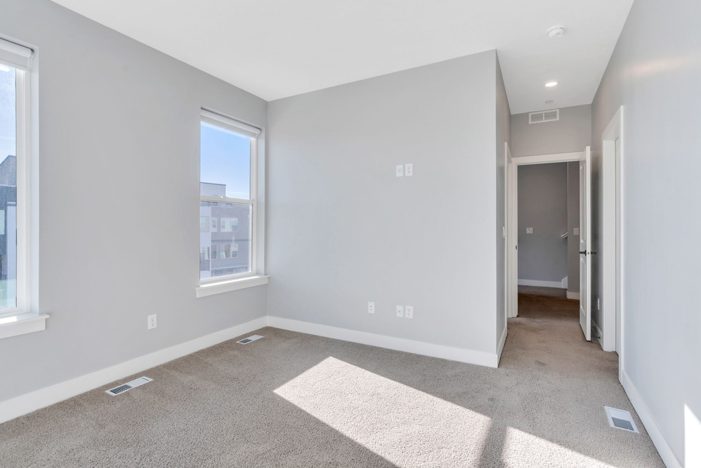 5438 W CARDINAL RD South Jordan, UT 84009