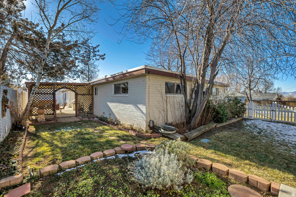8411 S 1475 E Sandy, UT 84093