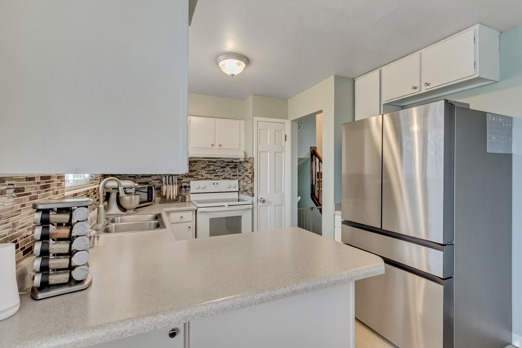 3223 S MAGNOLIA DR Magna, UT 84044