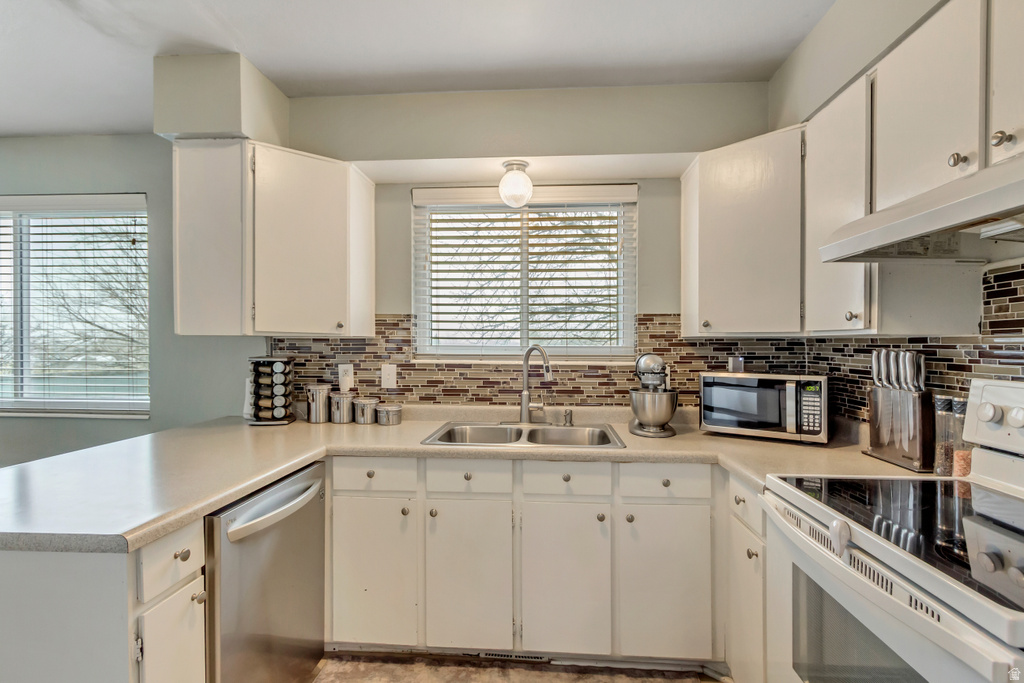 3223 S MAGNOLIA DR Magna, UT 84044