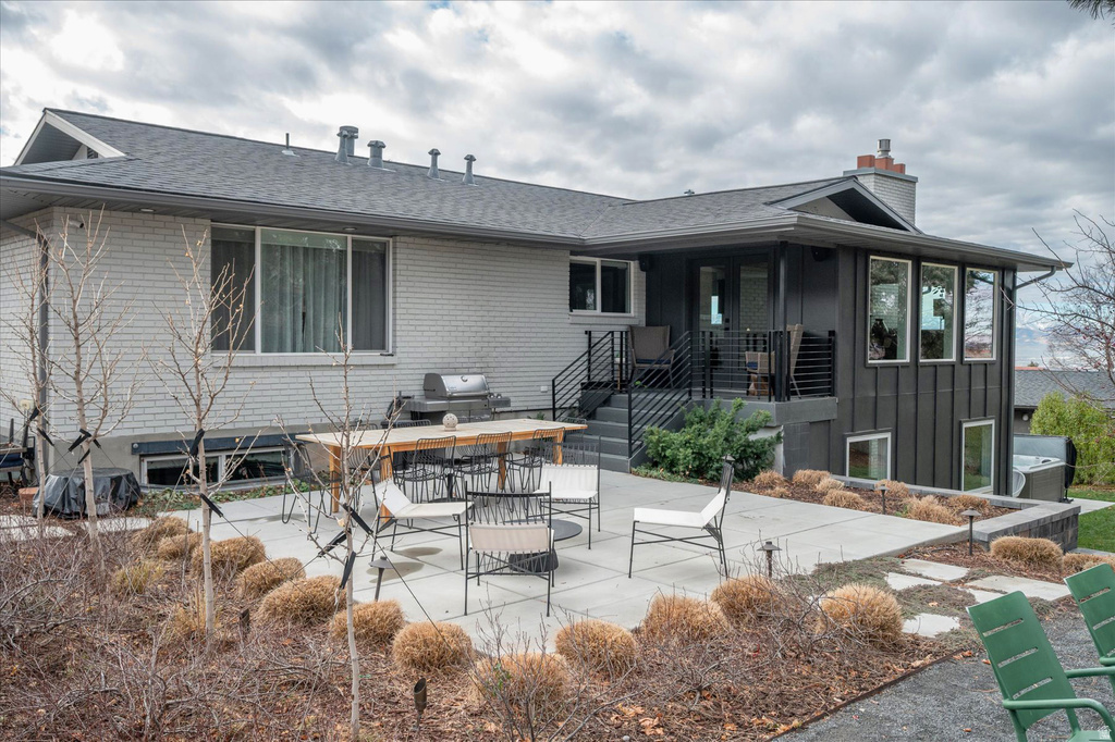 2879 E MILLICENT DR Salt Lake City, UT 84108