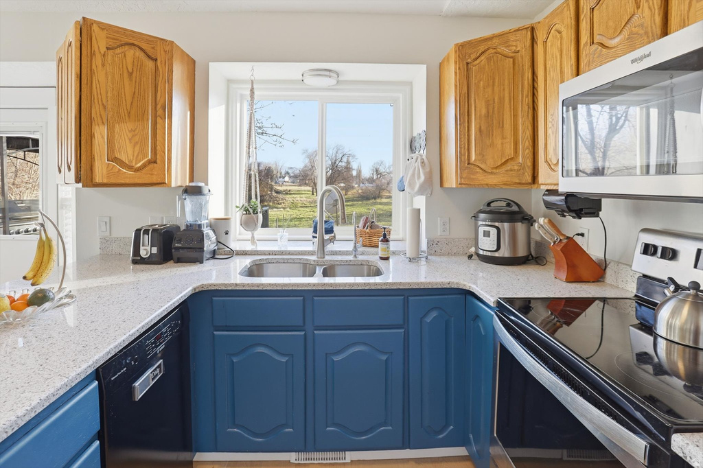 1211 W 1300 S Woods Cross, UT 84087