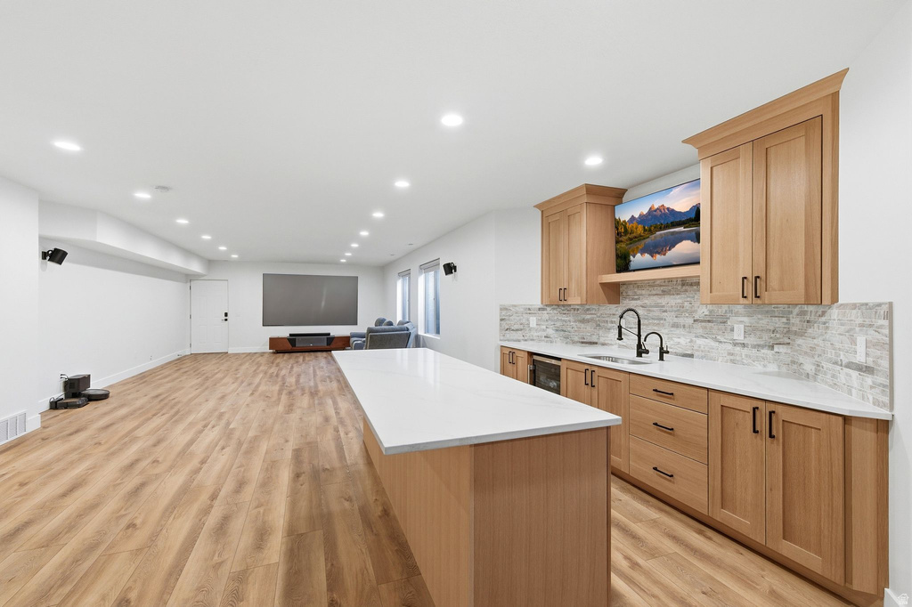 843 N EAGLEPOINTE DR North Salt Lake, UT 84054