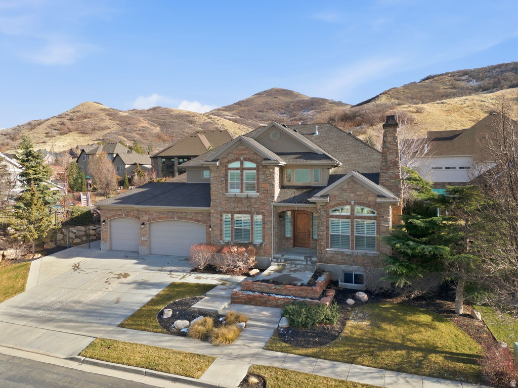 843 N EAGLEPOINTE DR North Salt Lake, UT 84054