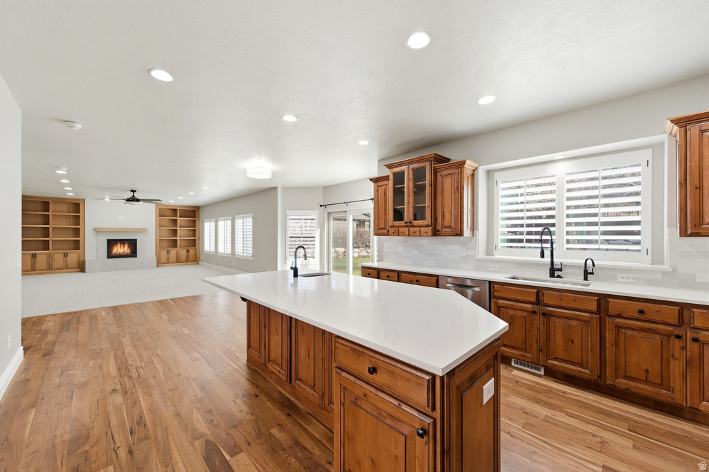 843 N EAGLEPOINTE DR North Salt Lake, UT 84054