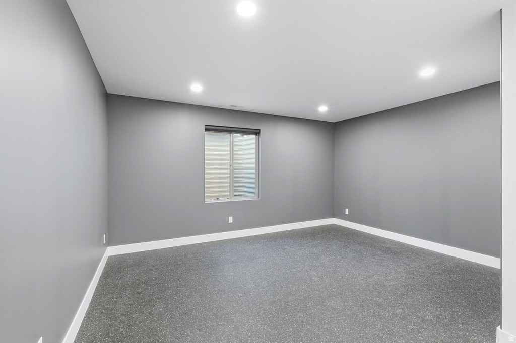 843 N EAGLEPOINTE DR North Salt Lake, UT 84054