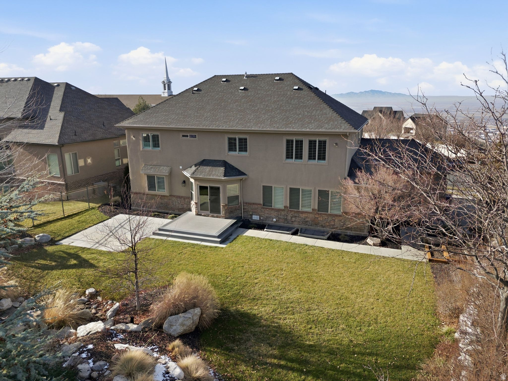 843 N EAGLEPOINTE DR North Salt Lake, UT 84054