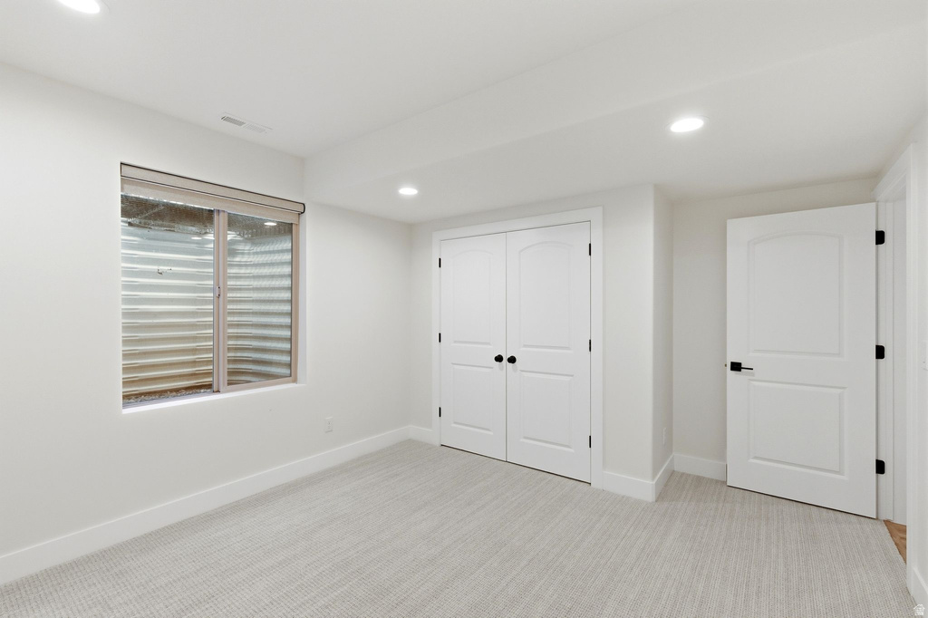 843 N EAGLEPOINTE DR North Salt Lake, UT 84054