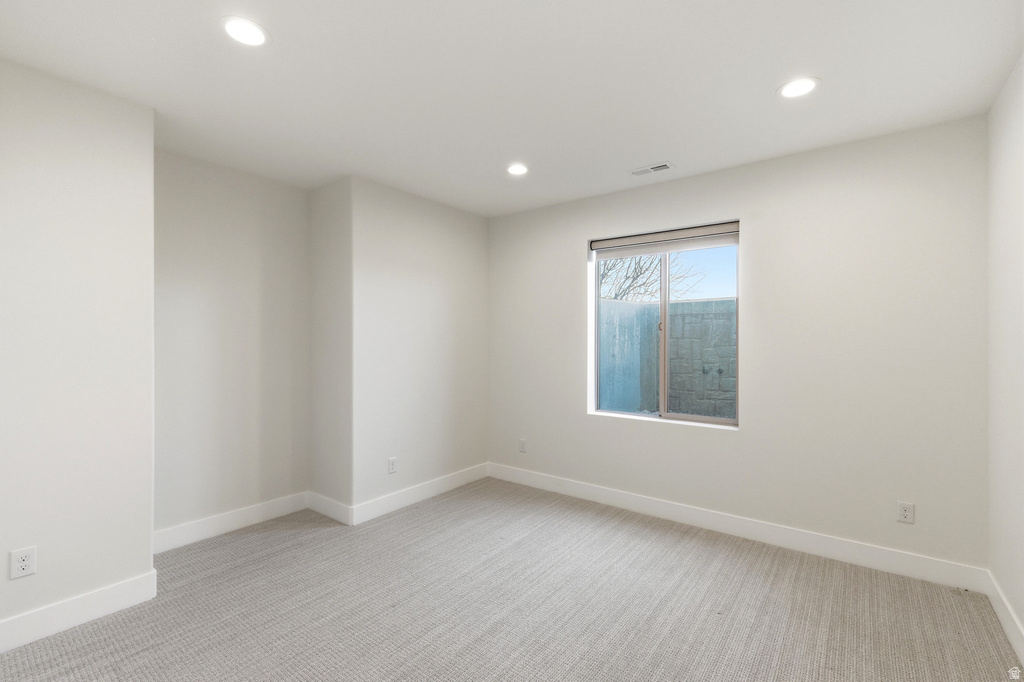 843 N EAGLEPOINTE DR North Salt Lake, UT 84054