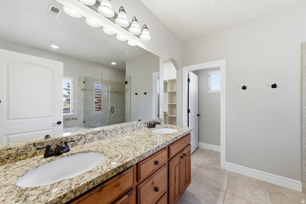 843 N EAGLEPOINTE DR North Salt Lake, UT 84054