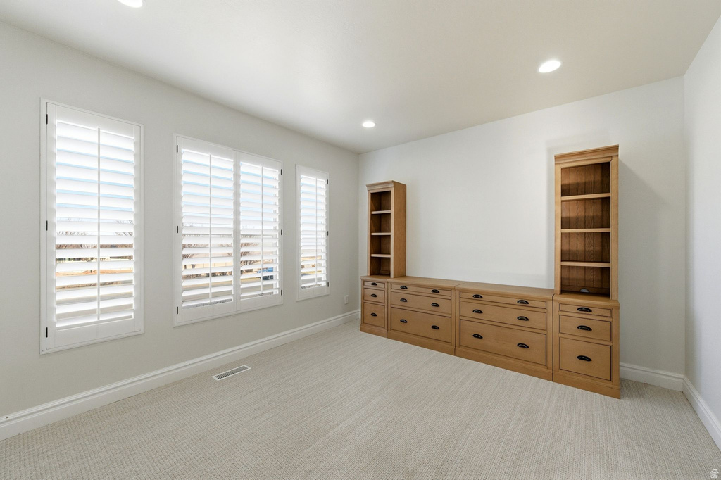 843 N EAGLEPOINTE DR North Salt Lake, UT 84054