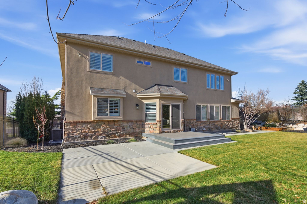 843 N EAGLEPOINTE DR North Salt Lake, UT 84054