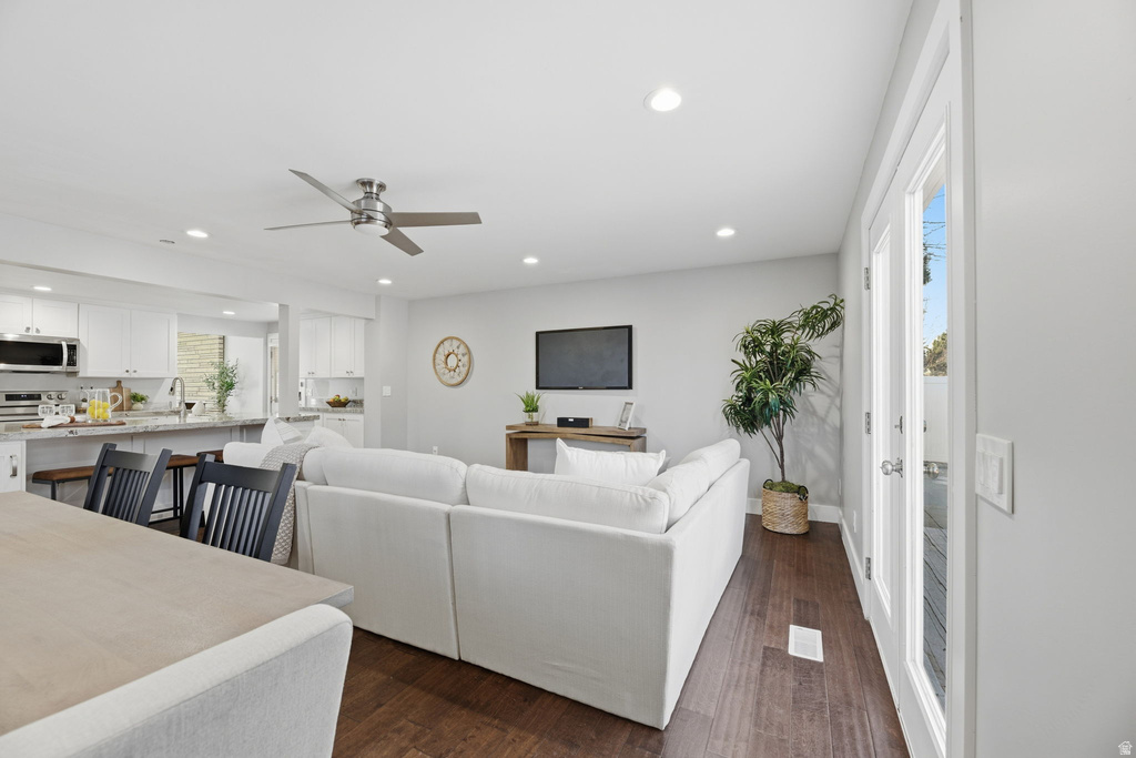 6712 S 1530 E Cottonwood Heights, UT 84121