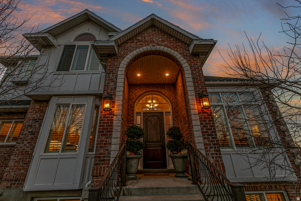 634 S MOUNTAIN VIEW CIR North Salt Lake, UT 84054