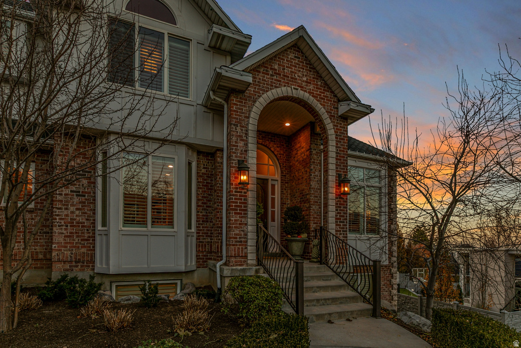 634 S MOUNTAIN VIEW CIR North Salt Lake, UT 84054